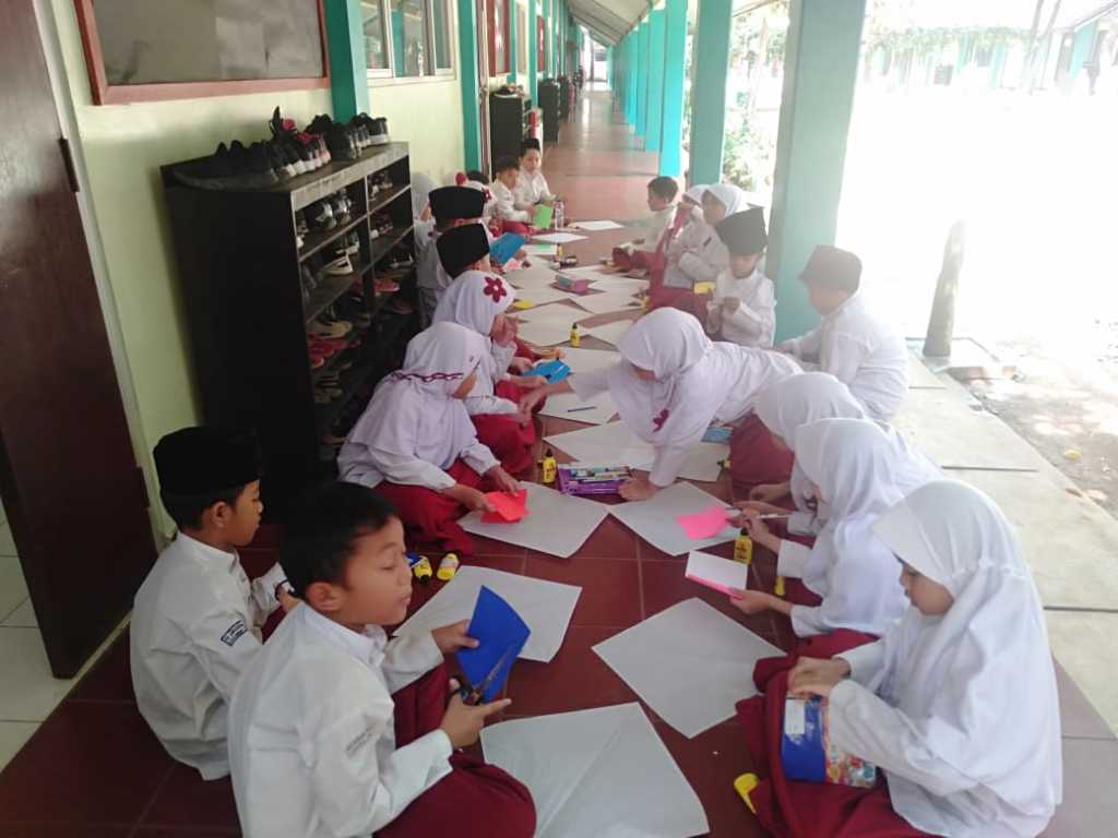 Dokumentasi Rangkaian Kegiatan Pembelajaran Pembuatan Handy Craft SD Islam Anugerah Insani