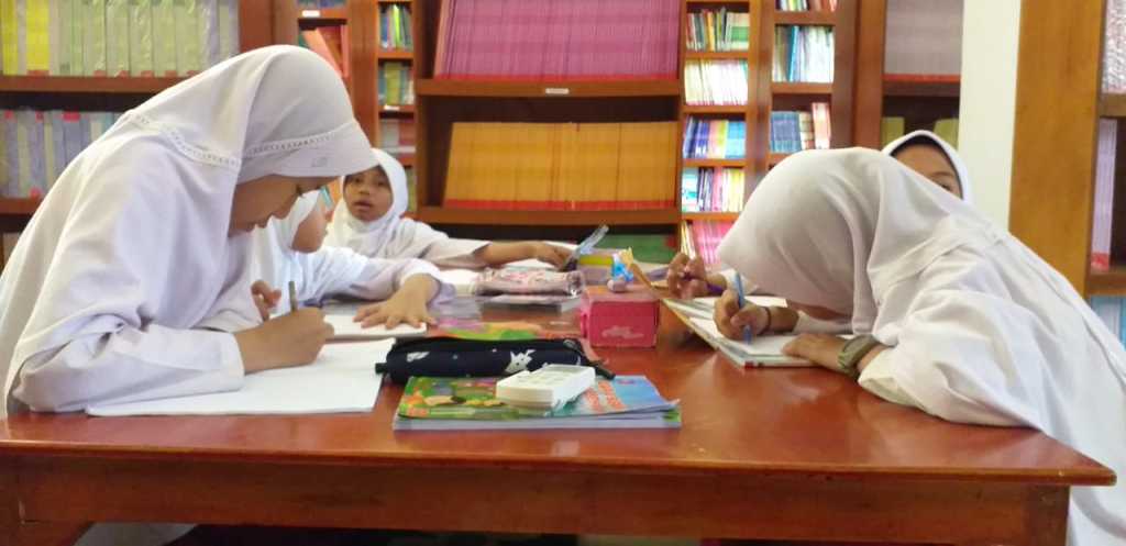 Dokumentasi Rangkaian Kegiatan Pembelajaran Pembuatan Handy Craft SD Islam Anugerah Insani