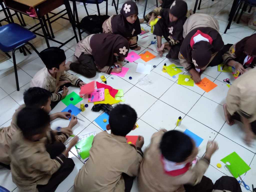 Dokumentasi Rangkaian Kegiatan Pembelajaran Pembuatan Handy Craft SD Islam Anugerah Insani