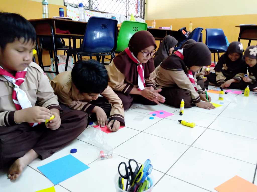 Dokumentasi Rangkaian Kegiatan Pembelajaran Pembuatan Handy Craft SD Islam Anugerah Insani