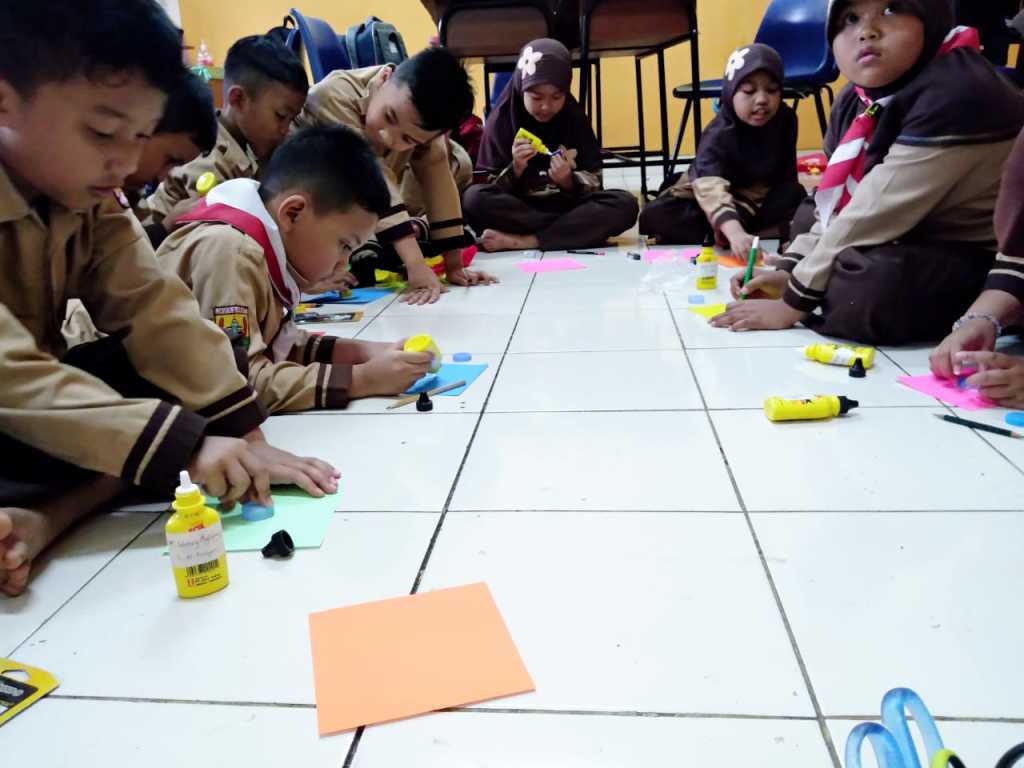 Dokumentasi Rangkaian Kegiatan Pembelajaran Pembuatan Handy Craft SD Islam Anugerah Insani